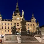 Апартаменти Elegant In *