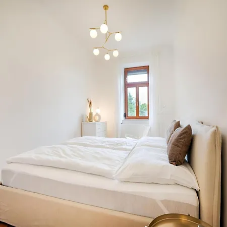 Elegante Zentrale Wohnung In Graz