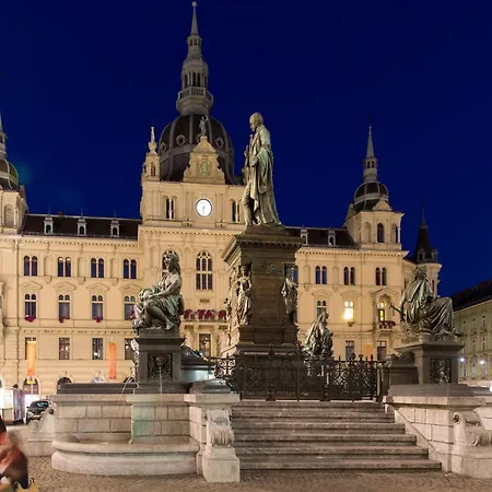 Elegante Zentrale Wohnung In Graz