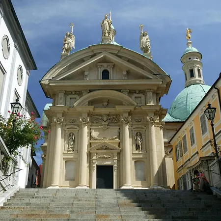 Elegante Zentrale Wohnung In Graz Апартаменти *