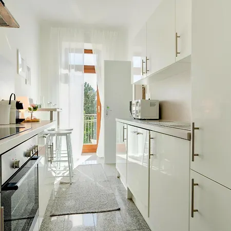 Elegant In Apartman
