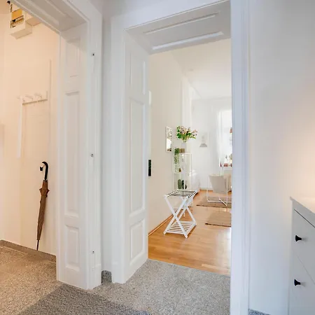 Apartman Elegant In *