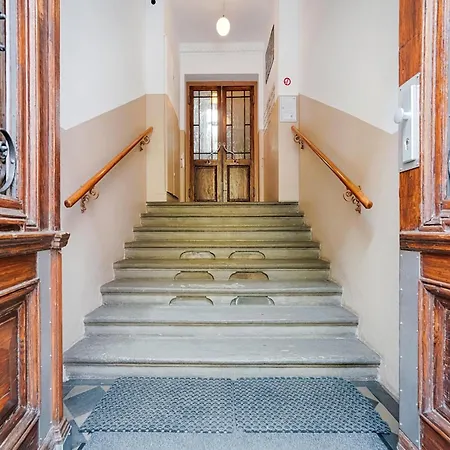 Elegant In Apartman *